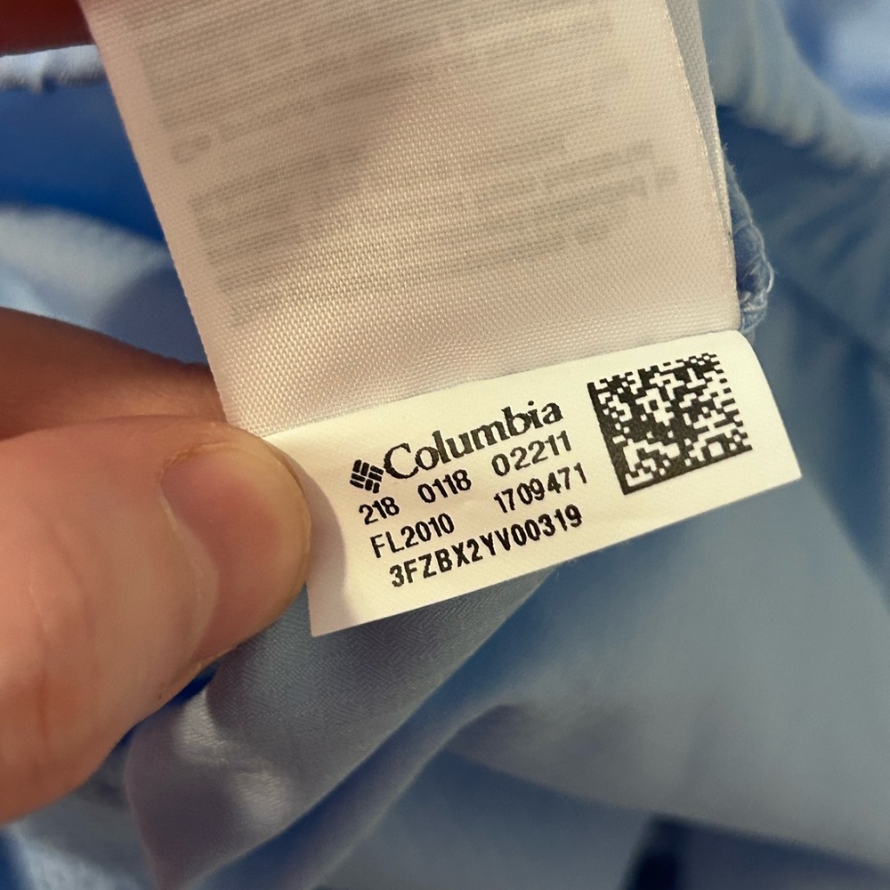 Columbia Sky Blue Hoodie with Light Pink Details - Picture 6 of 6